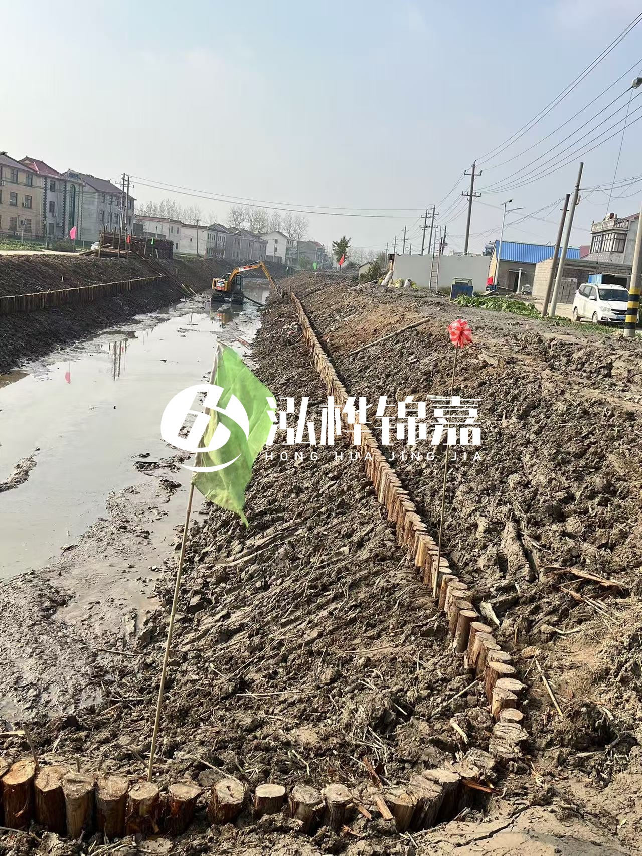 洛陽挖機打木樁專業(yè)施工-河道打木樁后如何檢查穩(wěn)固性？