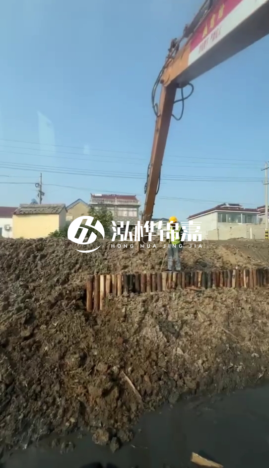 南陽挖機打木樁專業(yè)施工-打防汛木樁時選用多粗的木樁為宜？